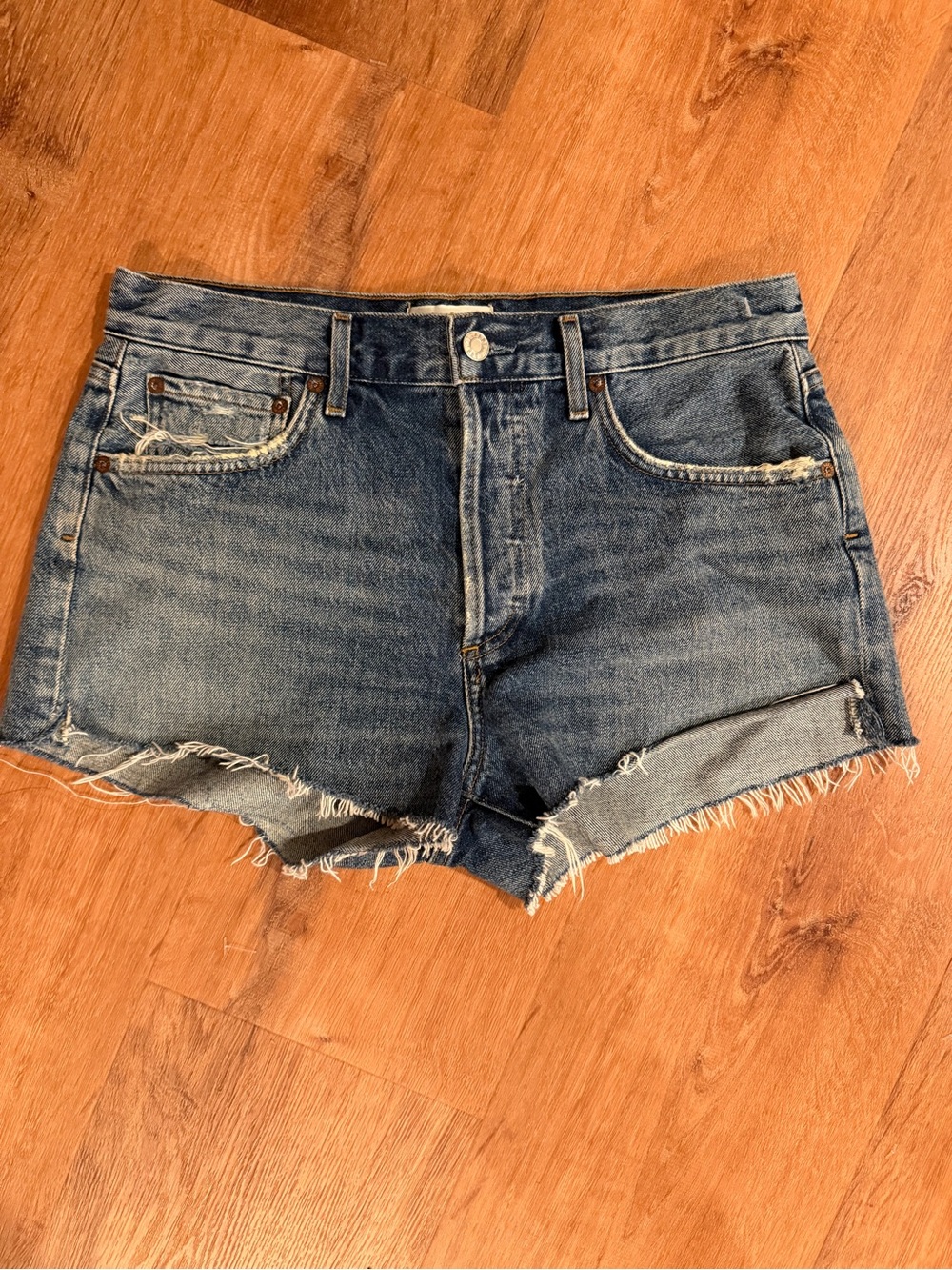 Classic High-Rise Denim Quiet Luxury Western Casual Cutoff Shorts